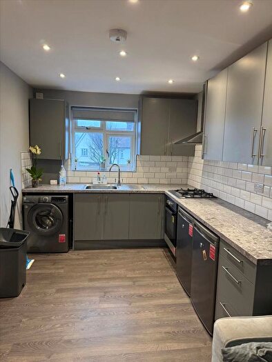 3 Bedroom Flat To Rent In Billet Road, London, E17