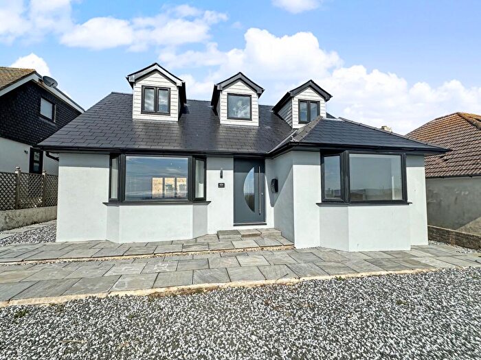 4 Bedroom Chalet For Sale In South Coast Road, Telscombe Cliffs, BN10