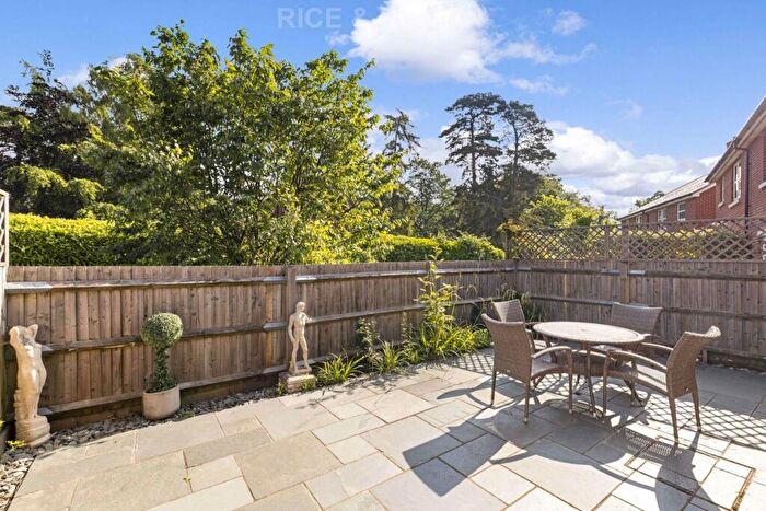 2 Bedroom Retirement Property For Sale In Rise Road, Ascot, SL5