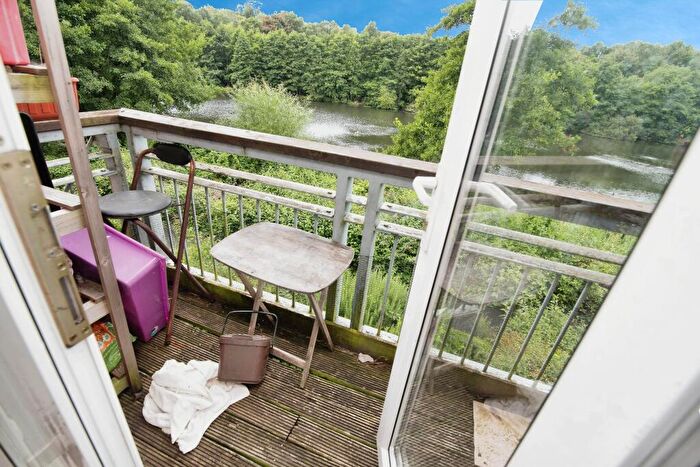 2 Bedroom Flat For Sale In Grangemoor Court, Cardiff, CF11