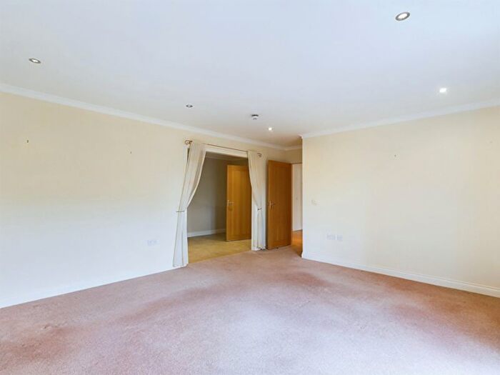 2 Bedroom Flat For Sale In Hafan Tywi, The Parade, Carmarthen, SA31
