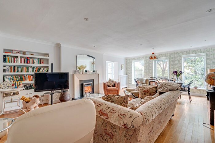 3 Bedroom Flat For Sale In Denning Road, Hampstead, London, NW3