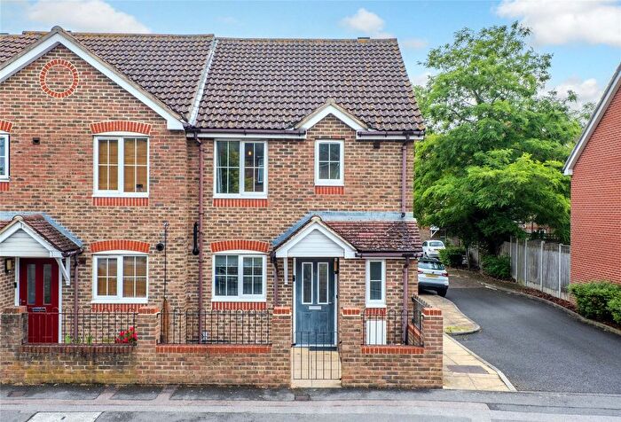3 Bedroom End Terrace House For Sale In Hawthorn Road, Sittingbourne, Kent, ME10