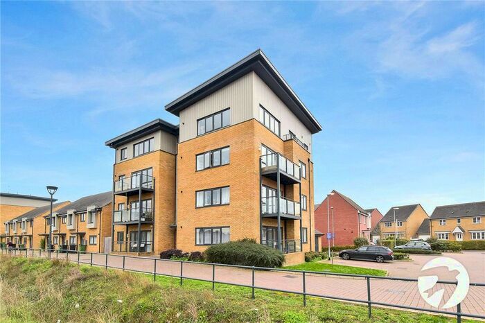 2 Bedroom Flat To Rent In Riverside Wharf, Dartford, Kent, DA1