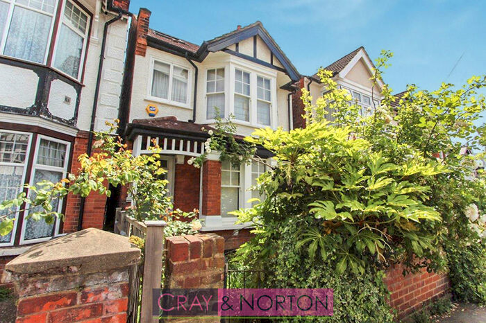4 Bedroom Detached House To Rent In Chisholm Road, Croydon, CR0