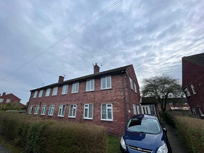 2 Bedroom Flat To Rent In Walnut Avenue, Weaverham, CW8