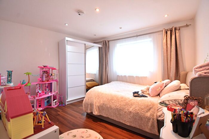 1 Bedroom Flat To Rent In Station Road, London, NW4