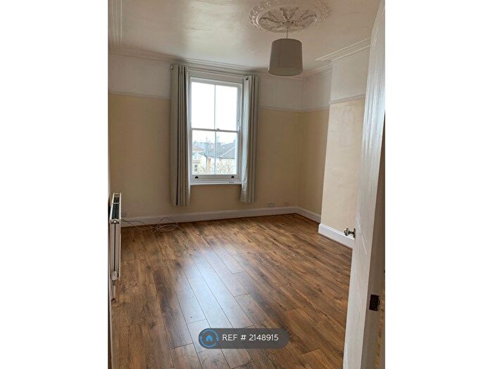 2 Bedroom Flat To Rent In Redland, Bristol, BS6