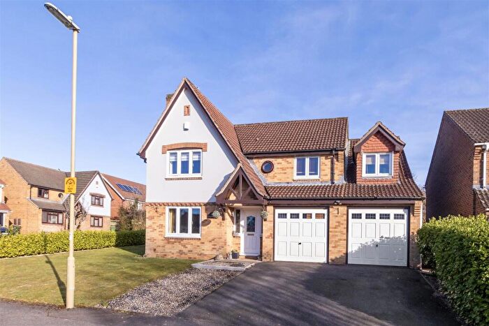 5 Bedroom Detached House For Sale In Duncton Road, Clanfield, PO8