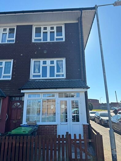 3 Bedroom Terraced House To Rent In Cuin Walk, Smethwick, Birmingham, West Midlands, B66