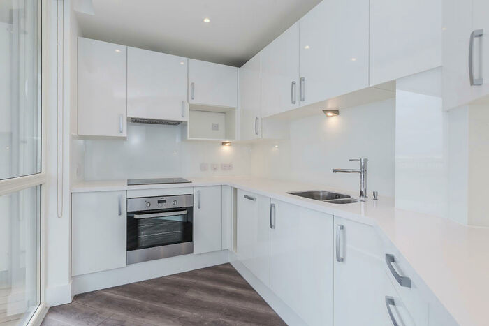 2 Bedroom Apartment To Rent In Canning Town London, E16