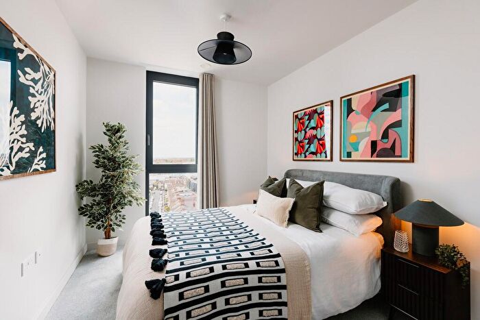 3 Bedroom Penthouse To Rent In Boulevard Place, Hove, East Sussex, BN3