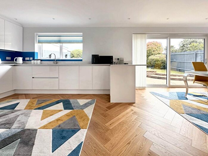 6 Bedroom Detached House For Sale In Glynn Road, Peacehaven, BN10