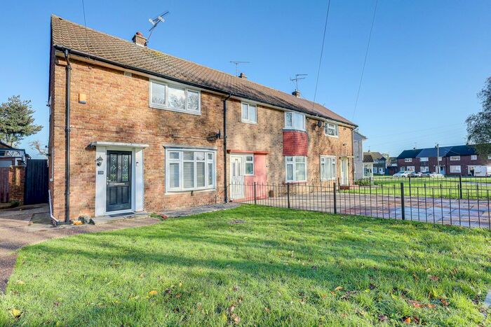 2 Bedroom End Of Terrace House To Rent In Wood Farm Close, Leigh-On-Sea, SS9