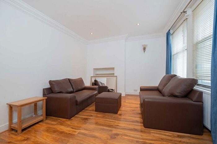 2 Bedroom Flat To Rent In Gledstanes Road, London, W14