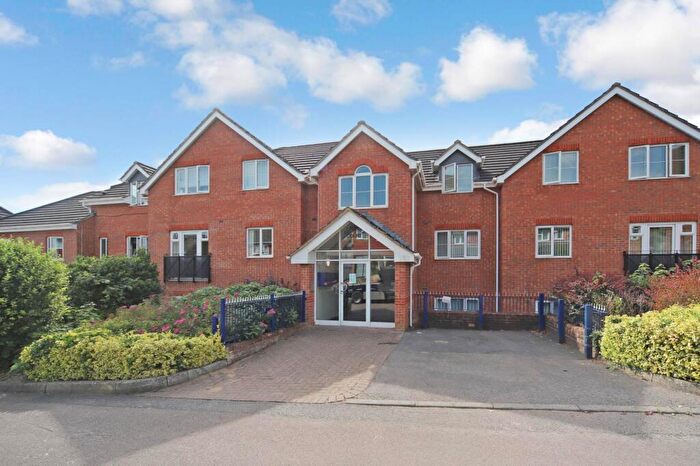 2 Bedroom Apartment For Sale In Convent Court, Cobbetts Ride, Tring, HP23
