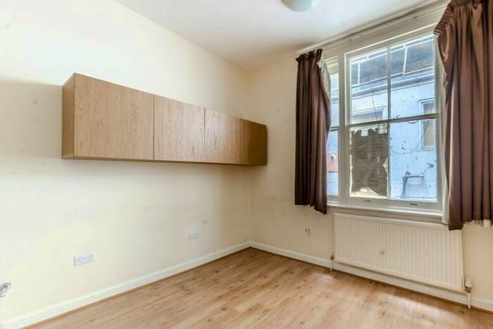 Studio To Rent In Queens Gate, South Kensington, London, SW7
