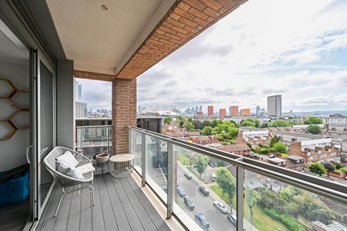 2 Bedroom Flat To Rent In Heritage Tower, Canary Wharf, London, E14
