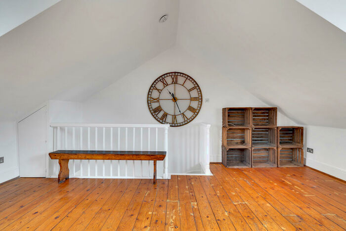 2 Bedroom Apartment To Rent In St Pauls Road, London, N1