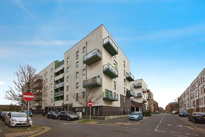 1 Bedroom Apartment To Rent In Chapel Court, Romford, RM7