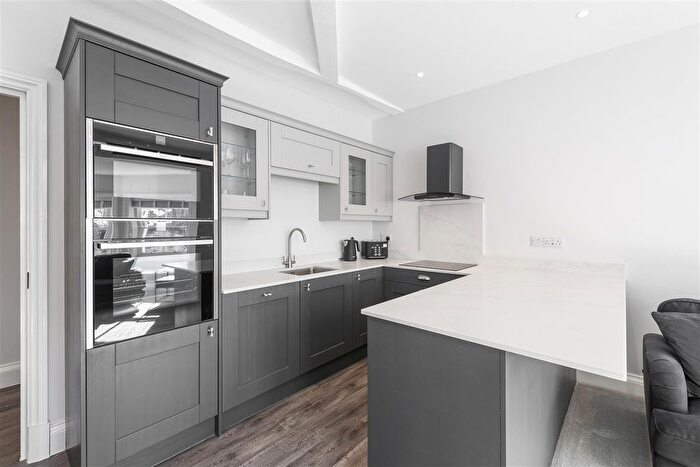 2 Bedroom Flat To Rent In Apartment, New Square, Chesterfield, Derbyshire, S40