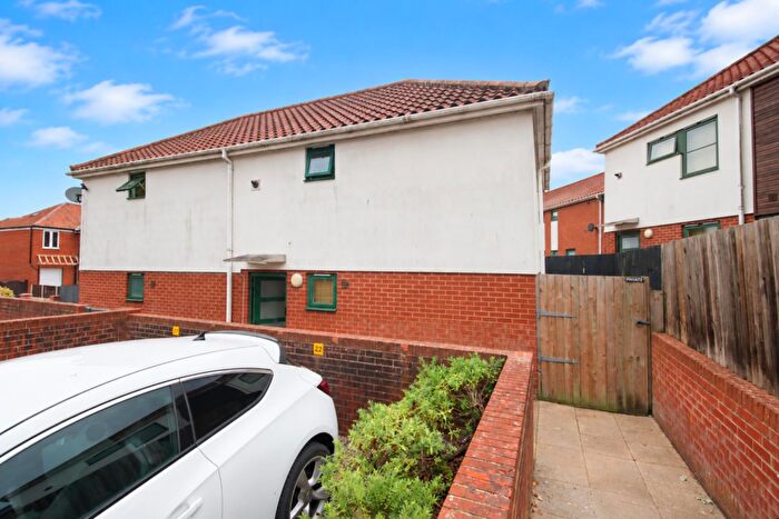 1 Bedroom End Of Terrace House For Sale In Park House Court, Oak Lane, Norwich, NR3