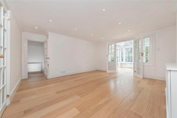 3 Bedroom Flat To Rent In Buckland Crescent, Belsize Park, NW3
