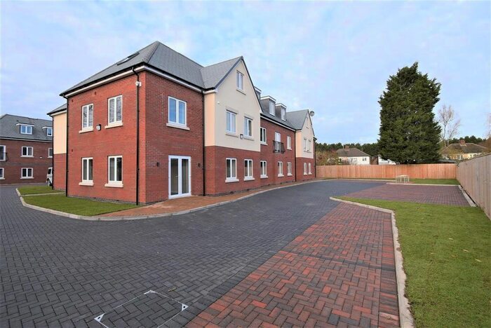 1 Bedroom Flat To Rent In Danelaw Court, Hinckley, LE10