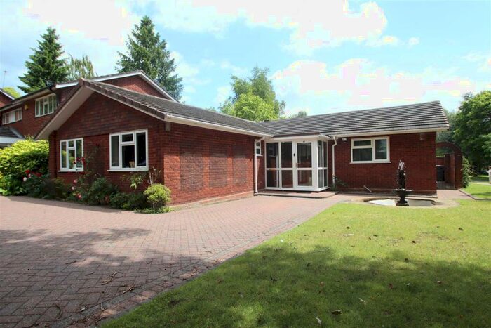 3 Bedroom Detached Bungalow To Rent In Westfield Road, Edgbaston, Birmingham, B15