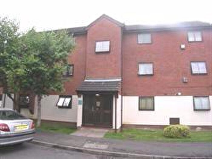 2 Bedroom Flat To Rent In Wheatley Close, Hendon, NW4