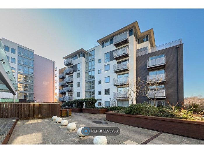 2 Bedroom Flat To Rent In Deals Gateway, London, SE13