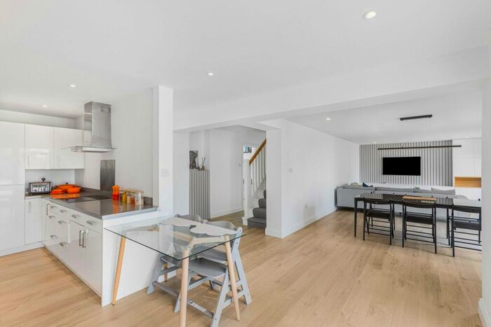 4 Bedroom Semi-Detached House For Sale In East View, Essendon, AL9