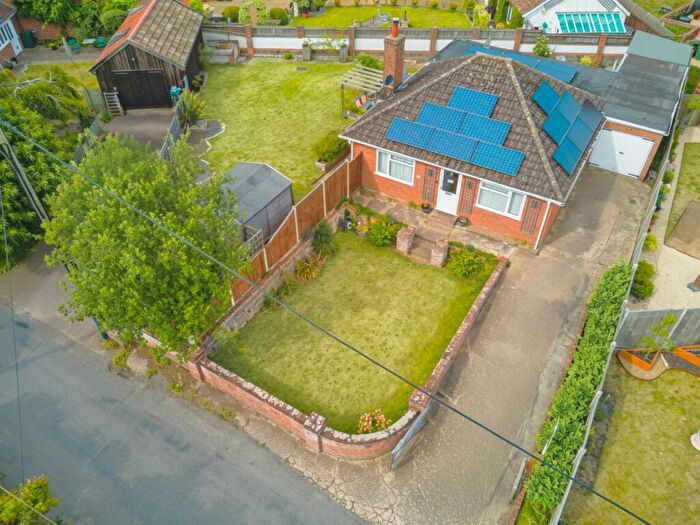 2 Bedroom Detached Bungalow For Sale In Norwich Road, Cawston, NR10