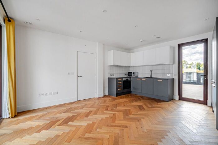 1 Bedroom Flat For Sale In Station Road, South Norwood, London, SE25