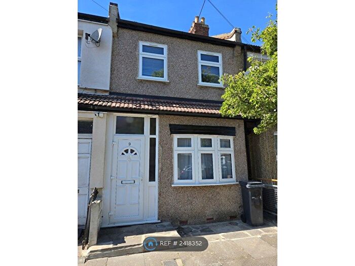 2 Bedroom Terraced House To Rent In Argyle Road, London, N18
