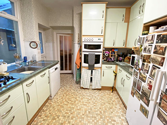 5 Bedroom Semi-Detached House For Sale In Bedwlwyn Road, Ystrad Mynach, Hengoed, CF82 - Photo 7