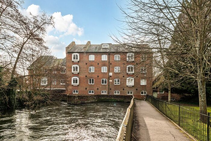 1 Bedroom Flat For Sale In Wharf Hill, Winchester, SO23