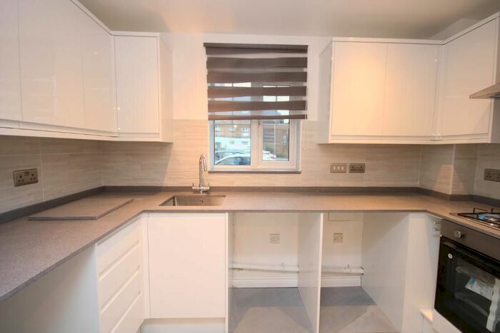 2 Bedroom Flat To Rent In Symphony Close, Edgware, Middlesex, HA8