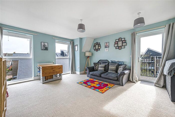 2 Bedroom Flat For Sale In Watercress Way, Northfleet, Gravesend, Kent, DA11