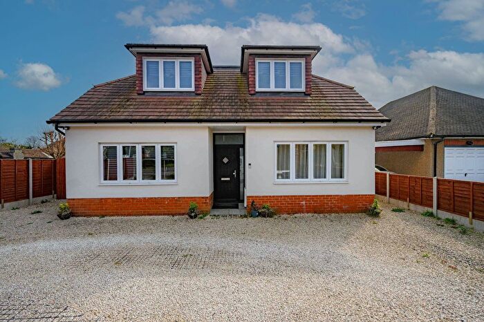 5 Bedroom Detached Bungalow For Sale In Park Street Lane, Park Street, AL2
