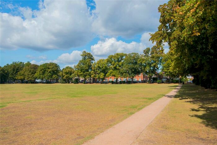 1 Bedroom Flat For Sale In Kingsworthy Close, Kingston Upon Thames, KT1