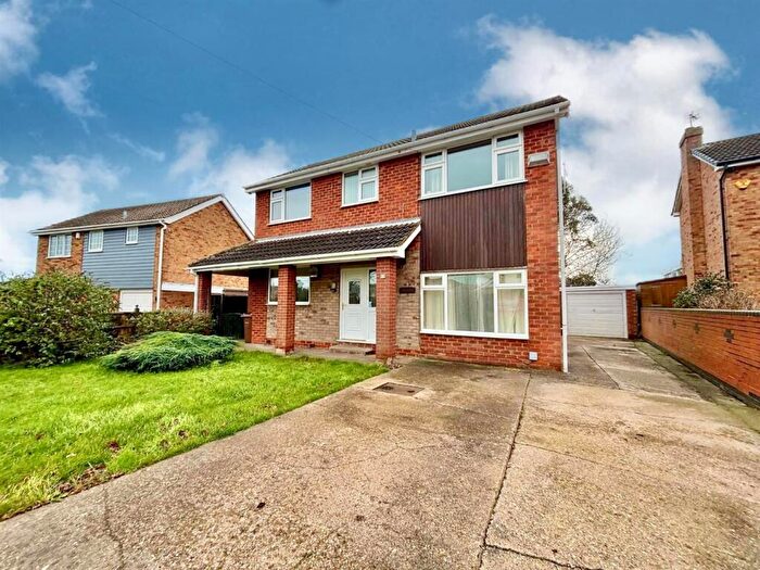 4 Bedroom House For Sale In St. Nicholas Drive, Hornsea, HU18