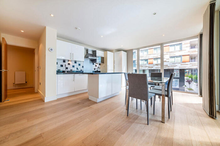 3 Bedroom Flat To Rent In Lanterns Way, Canary Wharf, E14