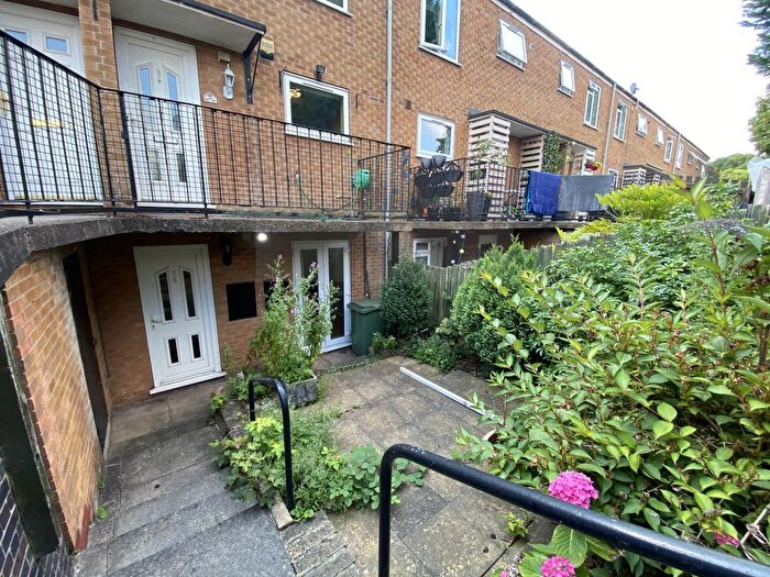 2 Bedroom Maisonette To Rent In Sargent Gardens, Mapperley, NG3