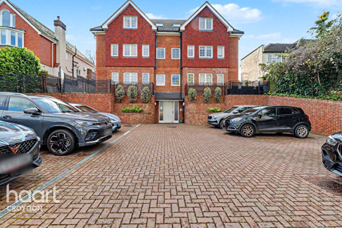 3 Bedroom Flat For Sale In Riddlesdown Road, Purley, CR8