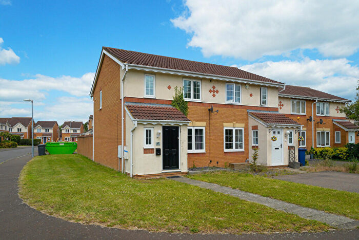 3 Bedroom Semi-Detached House To Rent In Alder Drive, Huntingdon, PE29