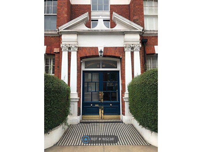 2 Bedroom Flat To Rent In Cambridge Mansions, London, SW11