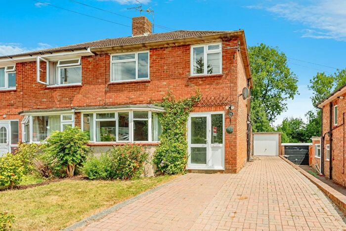 3 Bedroom Semi-Detached House For Sale In Copsleigh Avenue, Redhill, RH1
