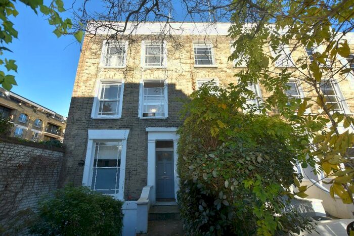 2 Bedroom Flat To Rent In Waterloo Terrace, London, N1