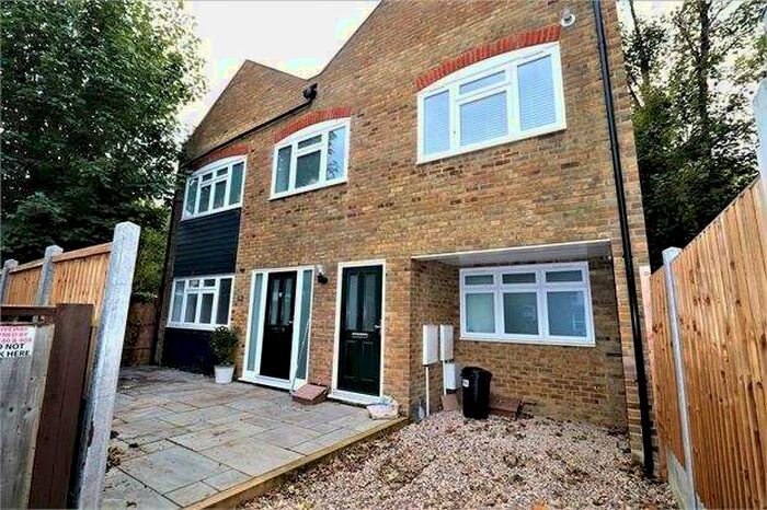 2 Bedroom Apartment To Rent In Station Avenue, Southend On Sea, Southend On Sea, SS2